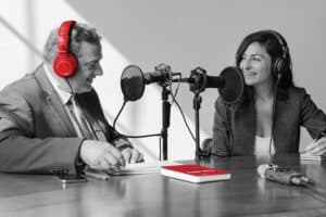 Участие в подкаст като част от бранд комуникационна стратегия – запис на разговор между двама души